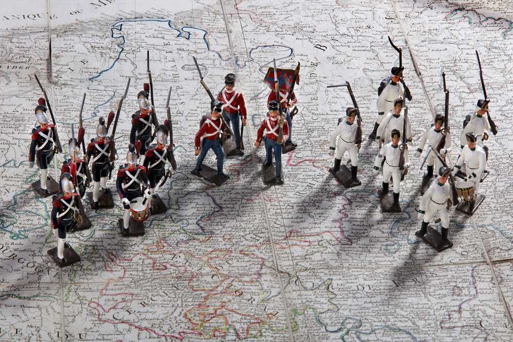 Lot 148 - A COLLECTION OF MODEL SOLDIERS
