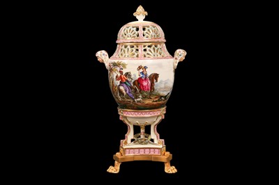 Lot 20 - A 19TH CENTURY LOUIS XVI STYLE PORCELAIN URN DEPICTING A HUNTING SCENE