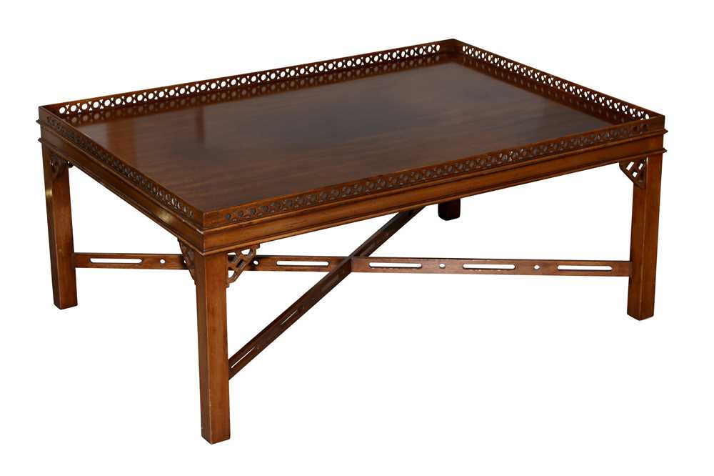 Lot 8 - A RESTALL BROWN & CLENNELL MAHOGANY CHINESE CHIPPENDALE STYLE COFFEE TABLE, LATE 20TH CENTURY