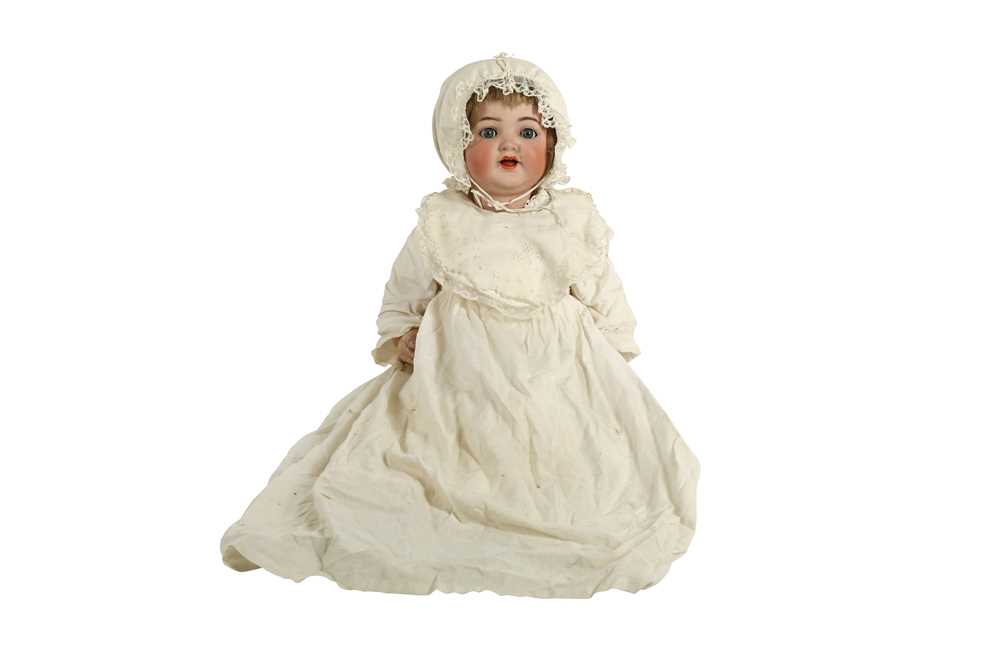 Lot 168 - DOLLS: A SIMON AND HALBIG BISQUE HEADED DOLL, EARLY 20TH CENTURY