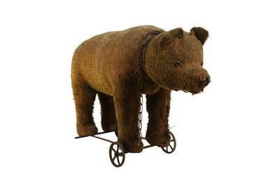 Lot 200 - TOYS: A LARGE PLUSH BEAR ON WHEELS, EARLY 20TH CENTURY, PROBABLY GERMAN