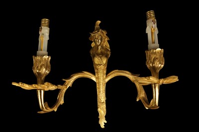 Lot 103 - A SET OF FOUR EARLY 20TH CENTURY FRENCH CHINOISERIE STYLE GILT BRONZE WALL LIGHTS