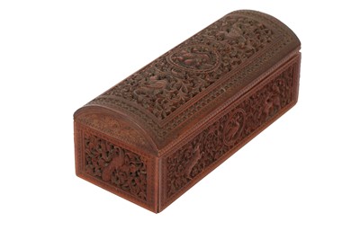 Lot 363 - A CARVED AND PIERCED SANDALWOOD LIDDED BOX