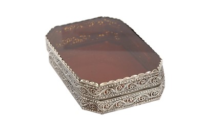 Lot 361 - AN INDO-PORTUGUESE AMBER GLASS AND SILVER FILIGREE BOX