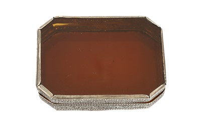 Lot 361 - AN INDO-PORTUGUESE AMBER GLASS AND SILVER FILIGREE BOX