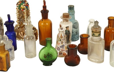 Lot 237 - GLASS: A PAIR OF DECORATIVE DECALCOMANIA DUMP SHAPED WEIGHTS, MID 20TH CENTURY
