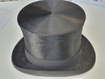 Lot 679 - A BLACK BEAVER SKIN TOP HAT BY KNOX OF NEW YORK