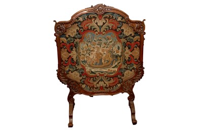 Lot 75 - A FRENCH CARVED WALNUT FIRE SCREEN, CIRCA 1900