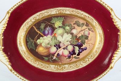 Lot 125 - AN ENGLISH PORCELAIN OVAL SERVING PLATE, CIRCA 1840'S