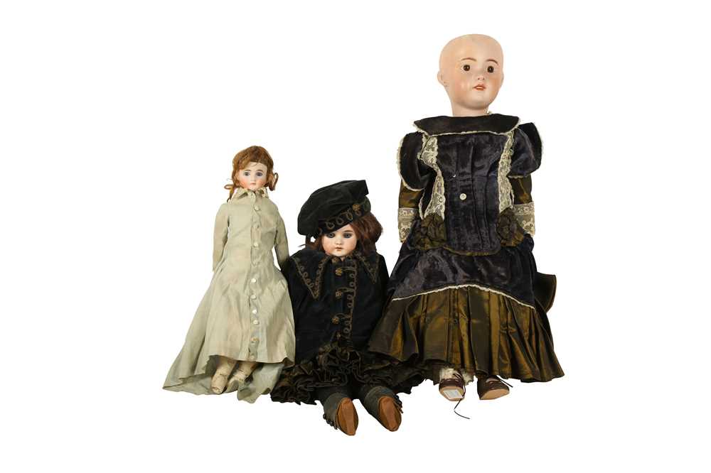 Lot 189 - DOLLS: THREE CONTINENTAL BISQUE HEAD DOLLS, PROBABLY GERMAN, EARLY 20TH CENTURY
