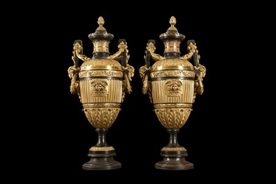 Lot 81 - A LARGE AND IMPRESSIVE PAIR OF LATE 19TH  / 20TH CENTURY FRENCH BRONZE URNS AND COVERS