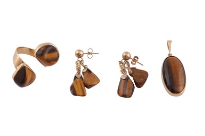 Lot 715 - A COLLECTION OF TIGER'S EYE JEWELLERY