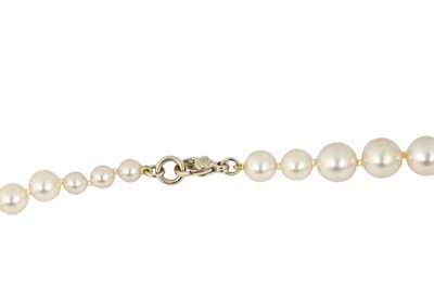 Lot 389 - Chanel Pearl CC Logo Sautoir Necklace