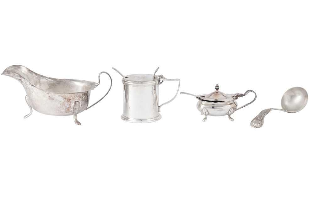 Lot 610 - AN EARLY VICTORIAN STERLING SILVER MUSTARD POT, LONDON 1840 MAKER MARK OBSCURED