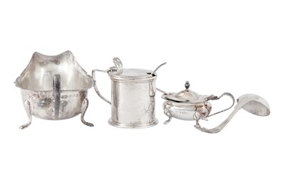 Lot 610 - AN EARLY VICTORIAN STERLING SILVER MUSTARD POT, LONDON 1840 MAKER MARK OBSCURED
