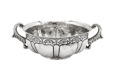Lot 469 - An early 20th century Mexican silver twin handled bowl, circa 1920