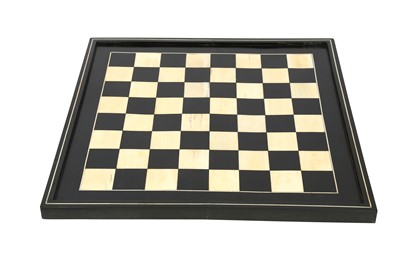 Lot 321 - λ A FINE EBONY AND IVORY-INLAID GAMING BOARD