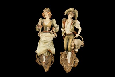 Lot 177 - A PAIR OF LATE 19TH / EARLY 20TH CENTURY VIENNESE PORCELAIN FIGURES BY ERNST WAHLISS