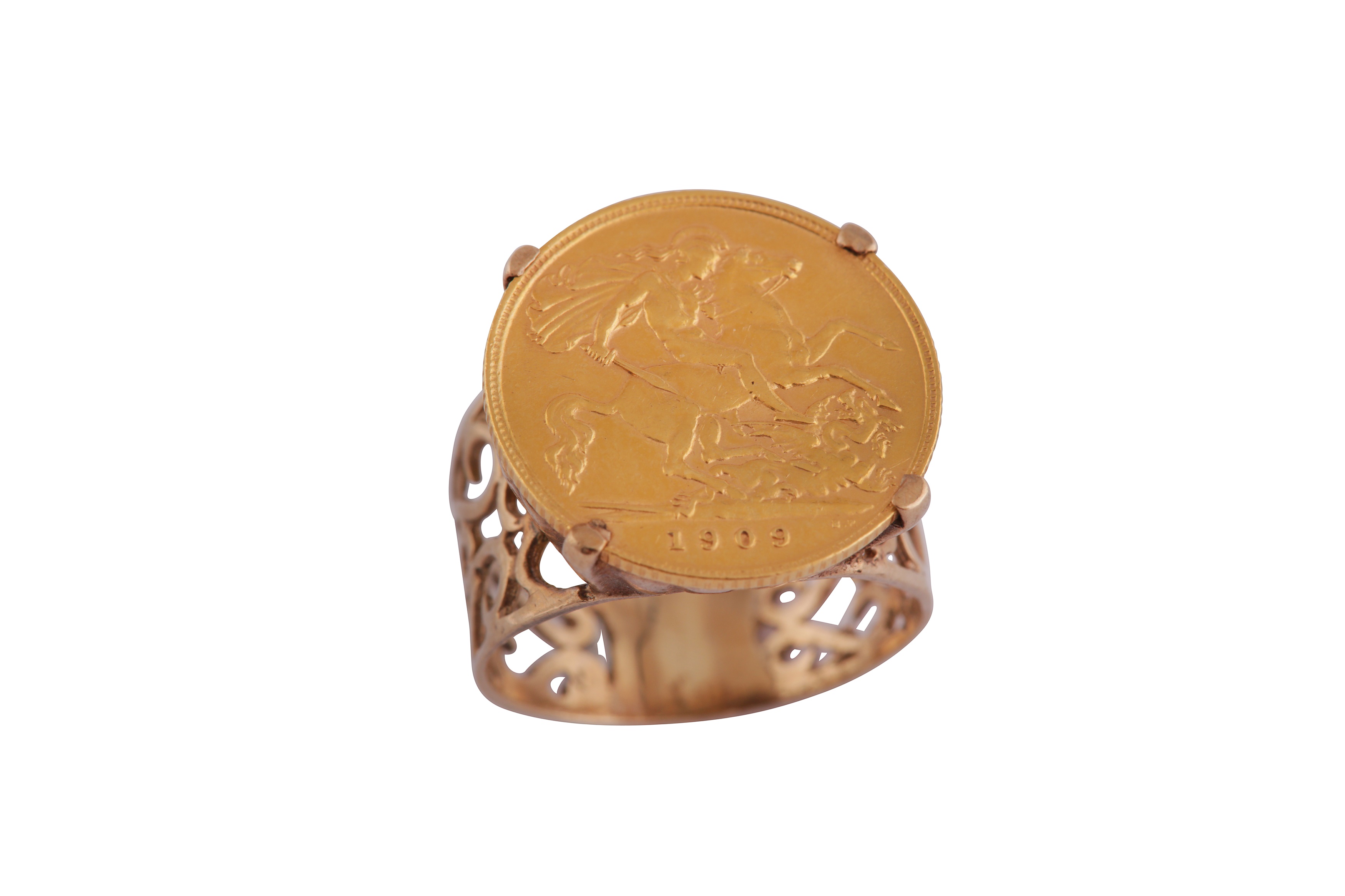 Lot 731 A HALF SOVEREIGN RING lot-731-a-half-sovereign-ring