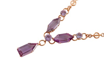 Lot 725 - A GOLD AND SYNTHETIC SAPPHIRE NECKLACE, 1976