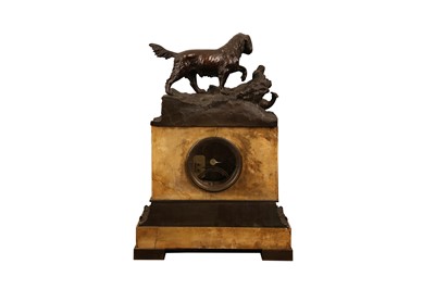 Lot 316 - A SECOND QUARTER 19TH CENTURY FRENCH BRONZE AND SIENNA MARBLE CLOCK DEPICTING A DOG