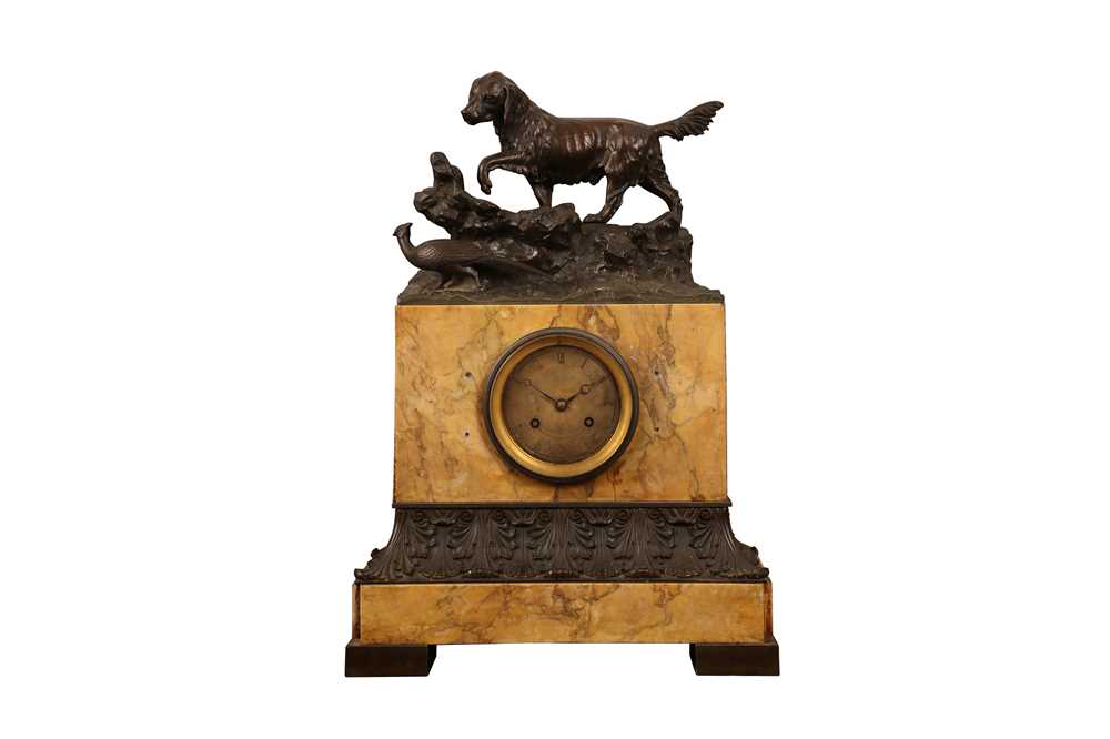 Lot 316 - A SECOND QUARTER 19TH CENTURY FRENCH BRONZE AND SIENNA MARBLE CLOCK DEPICTING A DOG