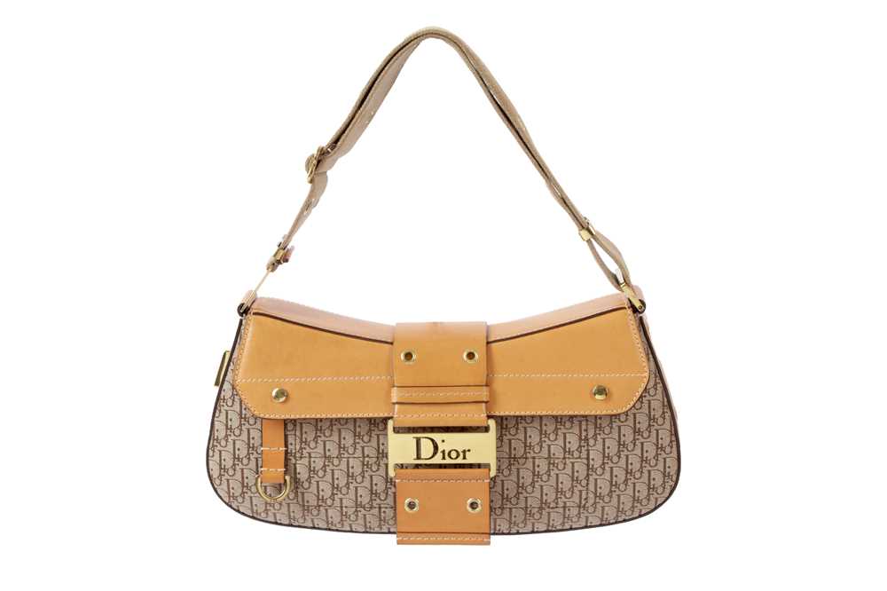 Columbus leather handbag Dior Beige in Leather - 41264455