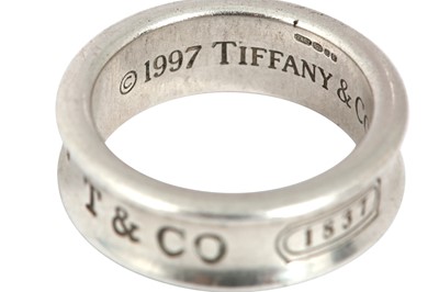 Lot 463 - Tiffany & Co. Silver Bevelled Ring