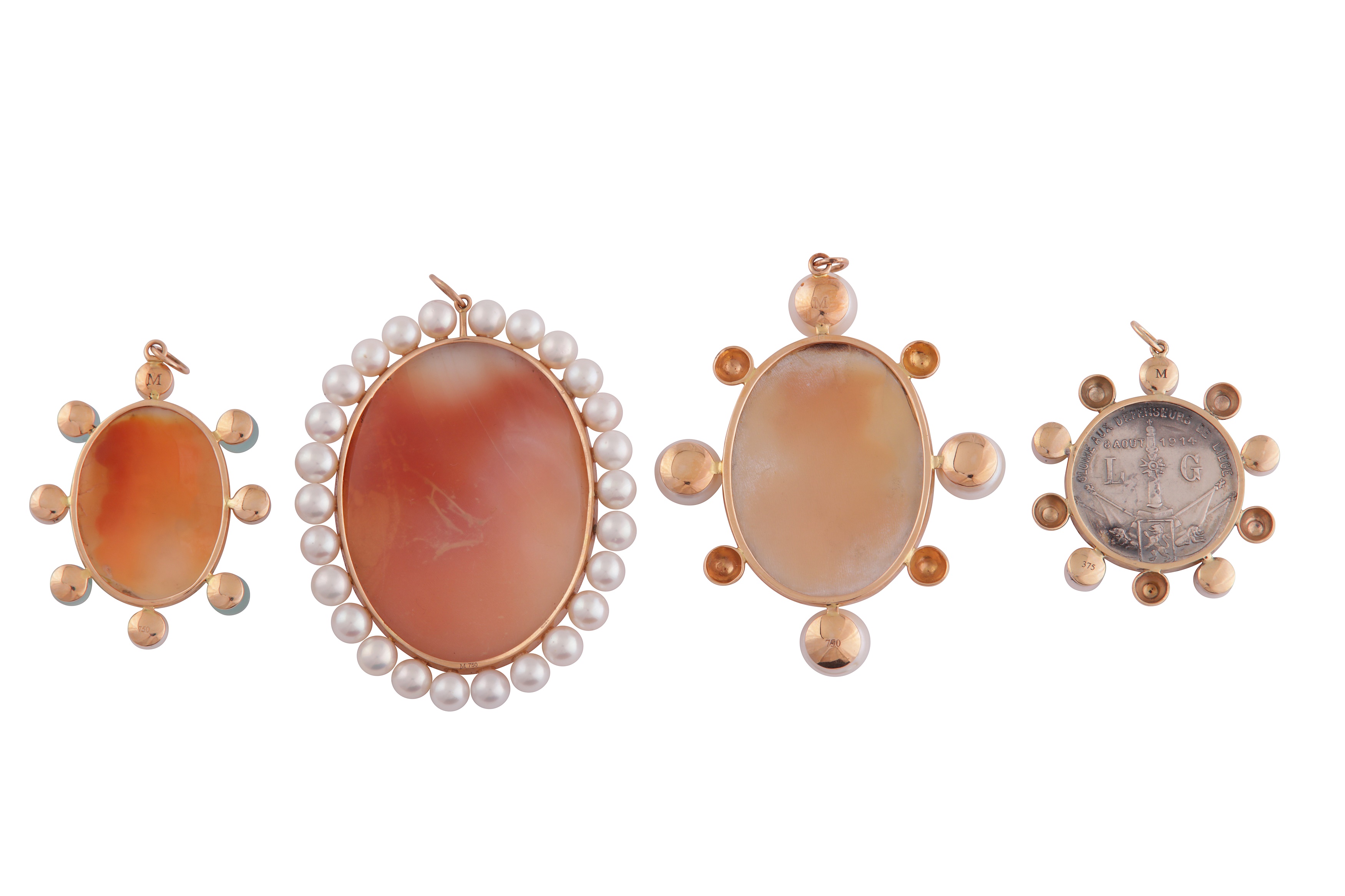 Lot 741 - A SMALL COLLECTION OF CONTEMPORARY SHELL