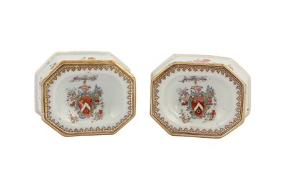 Lot 454 - A PAIR OF CHINESE FAMILLE ROSE ARMORIAL SALTS.