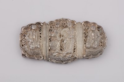 Lot 184 - An early to mid-20th century Burmese unmarked silver buckle, possibly Thayetmyo circa 1920-40