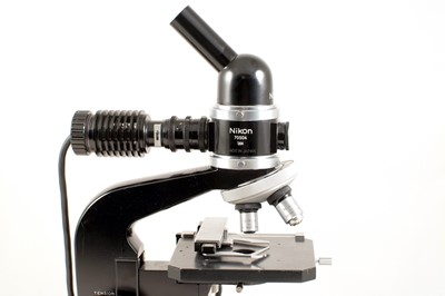 Lot 330 - Nikon S Illuminated Microscope.