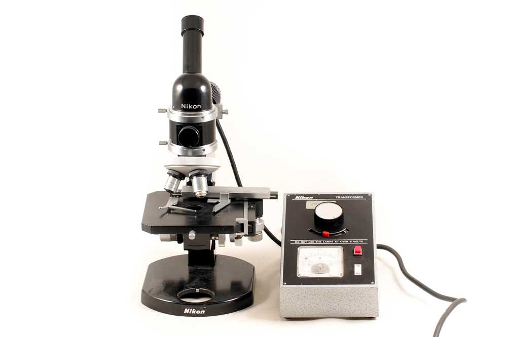 Lot 330 - Nikon S Illuminated Microscope.