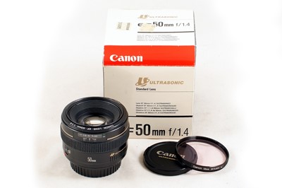 Lot 182 - Canon 50mm f1.4 EF Prime Lens.
