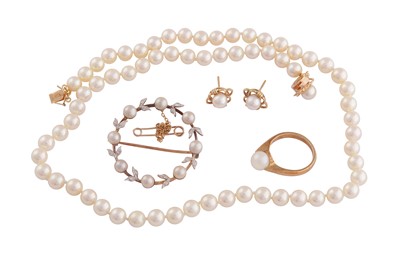 Lot 763 - A COLLECTION OF CULTURED PEARL JEWELLERY