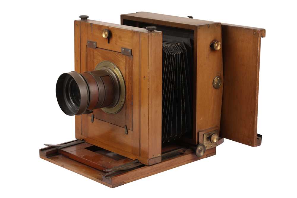 Lot 41 - A Whole Plate Wooden Studio Camera