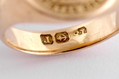 Lot 766 - A GOLD SIGNET RING, 1916-17