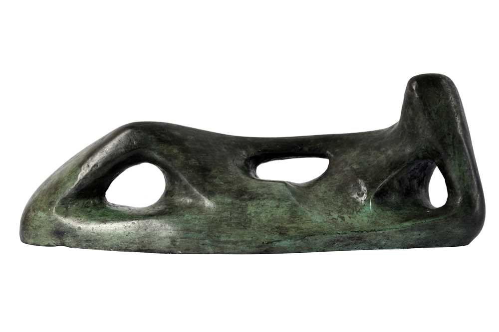 Lot 169 - IN THE MANNER OF HENRY MOORE (BRITISH, 1898-1986)