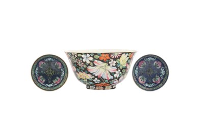 Lot 462 - A CHINESE FAMILLE ROSE 'MILLEFLEUR' BOWL AND TWO SAUCER DISHES.