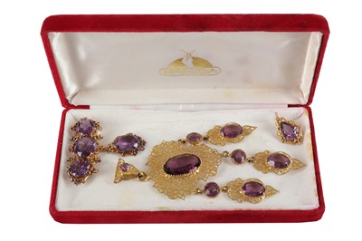 Lot 708 - A 19TH CENTURY AMETHYST BROOCH AND EARRING AND A COSTUME JEWELLERY PENDANT
