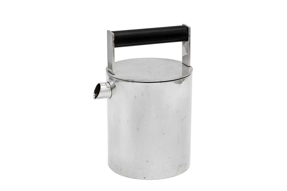Lot 552 - A unique Elizabeth II contemporary sterling silver teapot, Birmingham 2014 by Wally Gilbert (b.1946), designed by Nick Eldridge