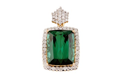 Lot 146 - A green tourmaline, gold and diamond pendant