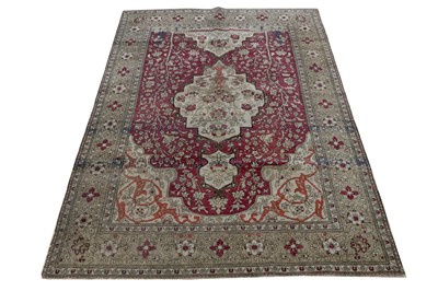 Lot 346 - A FINE ANTIQUE ISFAHAN PRAYER RUG, CENTRAL PERSIA