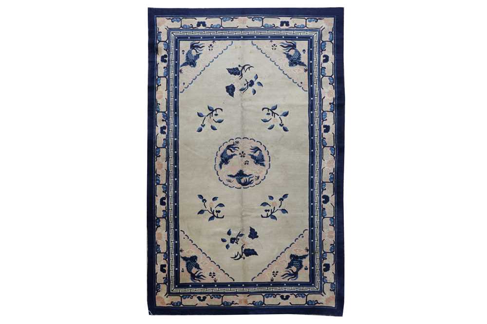 Lot 31 - A CHINESE RUG