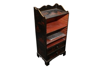 Lot 188 - A JAPANNED CHINOISERIE DWARF BOOKCASE, EARLY 20TH CENTURY