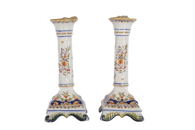 Lot 46 - A PAIR OF CONTINENTAL TIN GLAZED EARTHENWARE POTTERY CANDLESTICKS, 20TH CENTURY