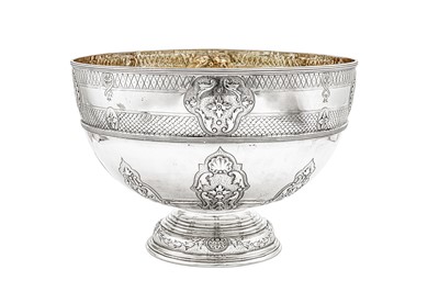 Lot 569 - A George V sterling silver punch bowl, Sheffield 1913 by Garrard and Co