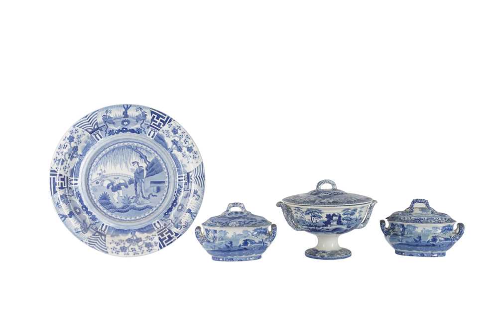Lot 91 - A PAIR OF SPODE BLUE AND WHITE PRINTED SAUCE TUREENS, 19TH CENTURY