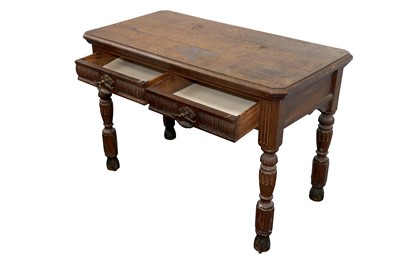 Lot 191 - A VICTORIAN OAK SIDE TABLE