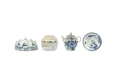 Lot 539 - FOUR CHINESE BLUE AND WHITE PIECES.